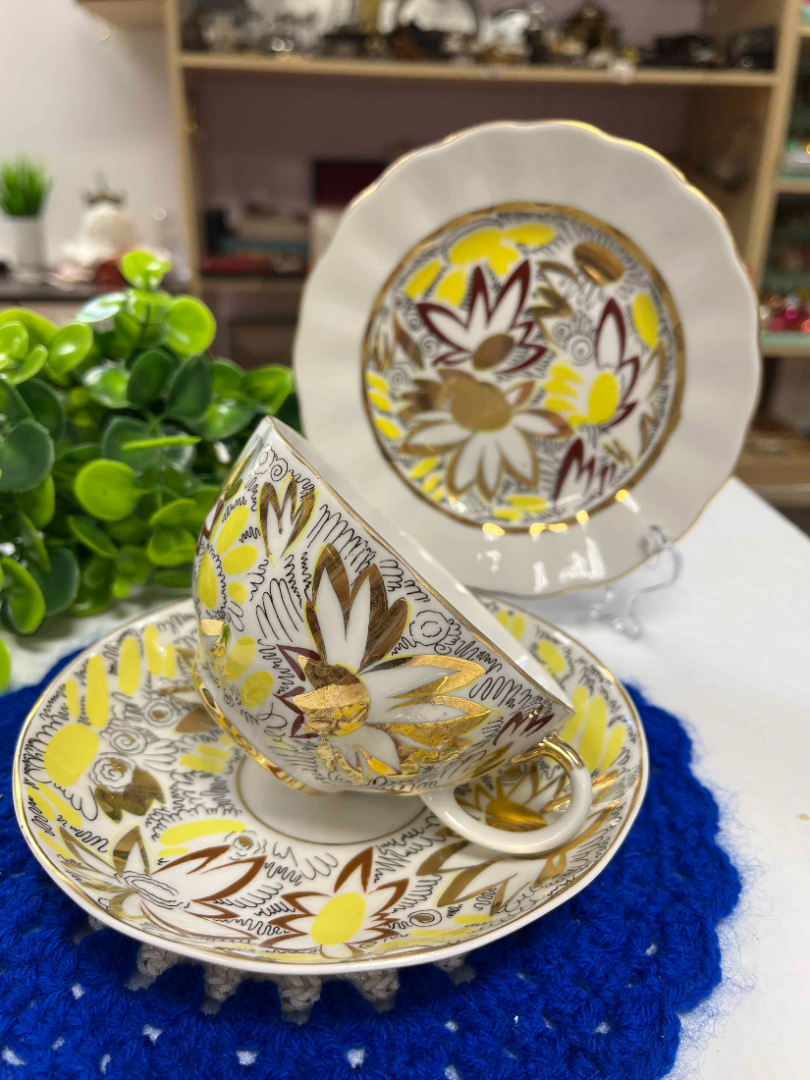 Чайное трио "Золотые ромашки" ЛФЗ. Каталог! Фарфор формы Тюльпан с деколью и позолотой.. Картинка 3